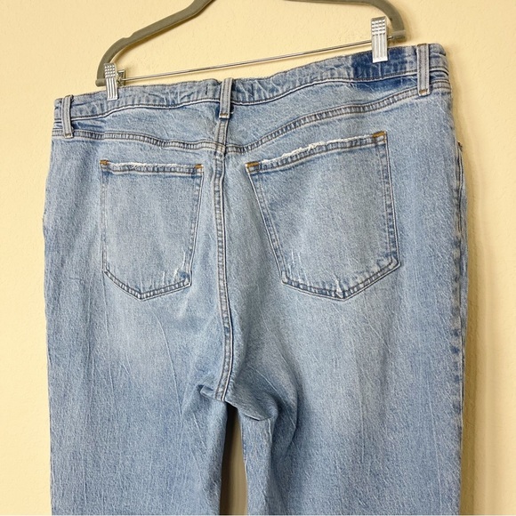 Abercrombie & Fitch The '90s Straight Ultra High Rise Distressed Jeans - Picture 9 of 11